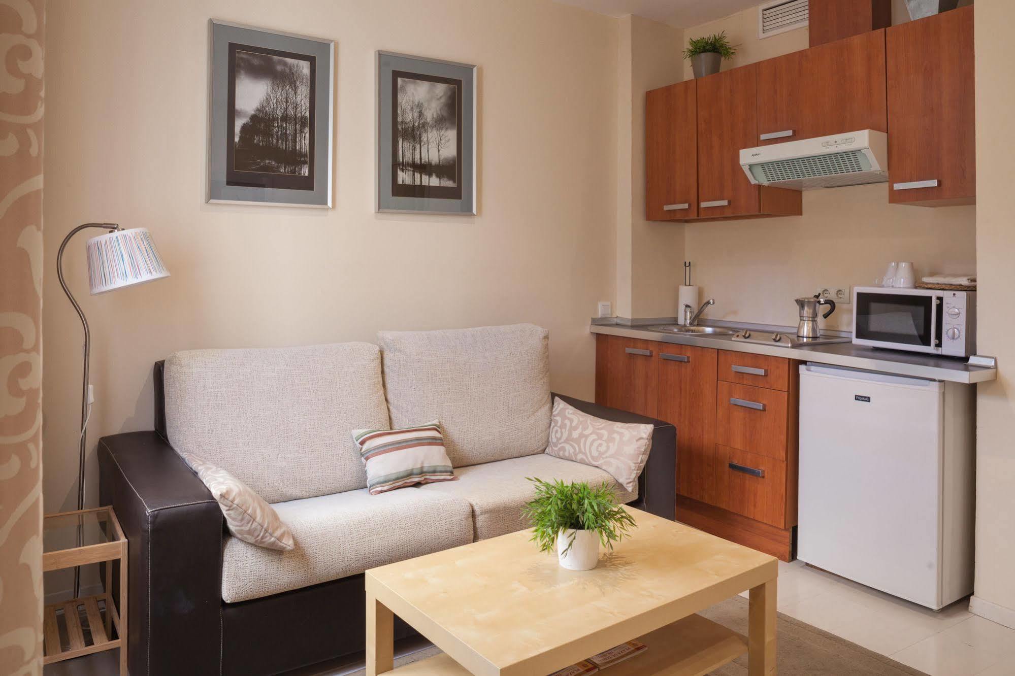 Apartamentos Altamira Sevilha Exterior foto